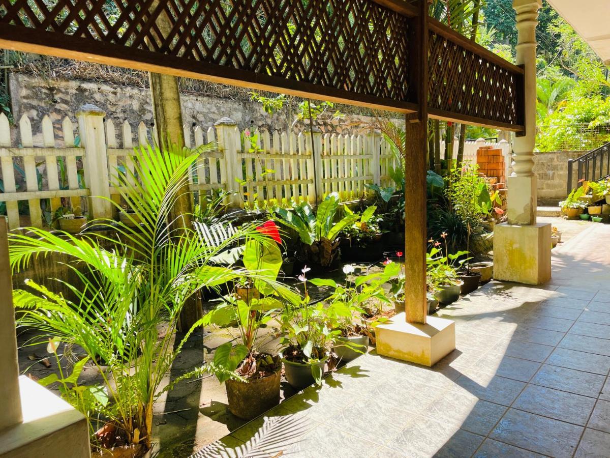 Unique Villa แคนดี้ ภายนอก รูปภาพ