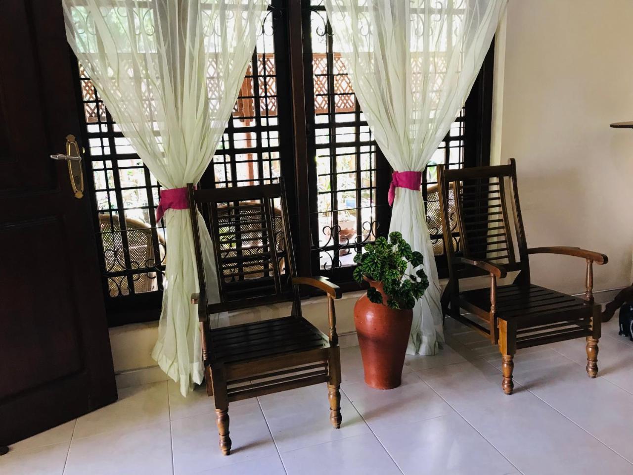 Unique Villa แคนดี้ ภายนอก รูปภาพ