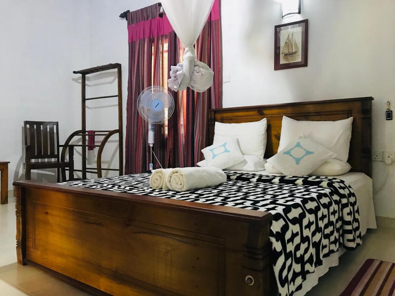 Unique Villa แคนดี้ ภายนอก รูปภาพ